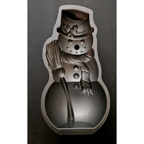 New Snowman Nordic Ware Cake Pan 5 Cups 1.5 Liter Aluminum 12 X 6 Made In USA - Picture 2 of 7